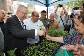 Edremit Belediyesi’nden Ücretsiz Sebze Fidesi Dağıtımı