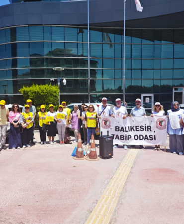 SAĞLIK BAKANI İSTİFA ETMELİ VE UCUBE YÖNETMELİK KALDIRILMALIDIR