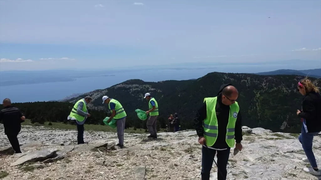 KAZDAĞLARI’NDA ÇEVRE TEMİZLİĞİ