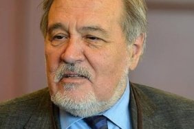 İLBER ORTAYLI KAZA GEÇİRDİ