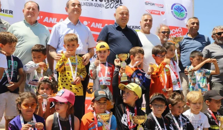 Türkiye Motosiklet Şampiyonası Gönen’de Nefes Kesti!