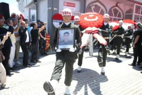 Balıkesir Şehidine Ağladı: Şehit Ahmet Kuşak Gözyaşlarıyla Son Yolculuğuna Uğurlandı