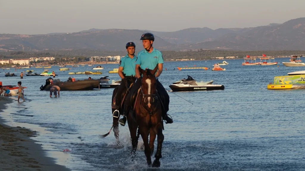 Ayvalık'ta Sahillerin Güvenliğini Atlı Jandarmalar Sağlayacak