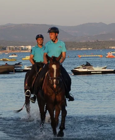 Ayvalık'ta Sahillerin Güvenliğini Atlı Jandarmalar Sağlayacak