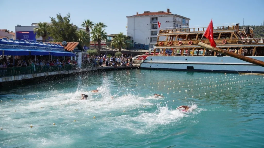 Ayvalık’ta Kabotaj Bayramı Coşkusu: Yağlı Direk Yarışı Nefes Kesti