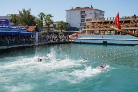 Ayvalık’ta Kabotaj Bayramı Coşkusu: Yağlı Direk Yarışı Nefes Kesti