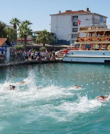 Ayvalık’ta Kabotaj Bayramı Coşkusu: Yağlı Direk Yarışı Nefes Kesti