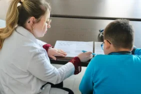 Burhaniye’de Eğitime Büyük Destek! BURSEM 2025-2026 Ön Kayıtları Başladı