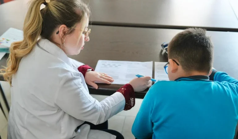 Burhaniye’de Eğitime Büyük Destek! BURSEM 2025-2026 Ön Kayıtları Başladı