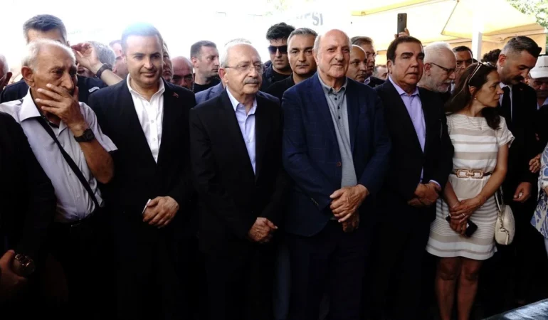 Kemal Kılıçdaroğlu’nun Kardeşi Adil Kılıçdaroğlu Burhaniye’de Son Yolculuğuna Uğurlandı