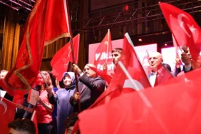 Milli İrade Meydanı'nda Demokrasi Nöbeti