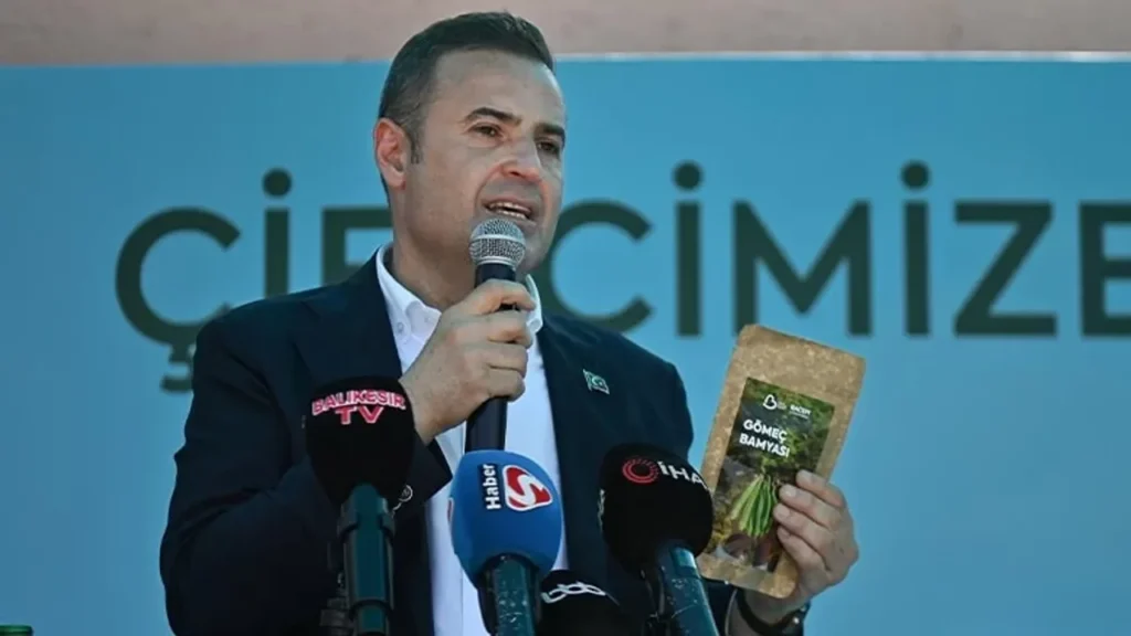 Ahmet Akın Gömeç'te bamya alımı yapacak