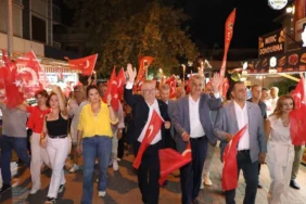 ''YOLUMUZ KOCATEPE'NİN,İZMİR'İN DAĞLARINDA ÇİÇEK AÇTIRANLARIN YOLUDUR''