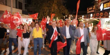 ''YOLUMUZ KOCATEPE'NİN,İZMİR'İN DAĞLARINDA ÇİÇEK AÇTIRANLARIN YOLUDUR''