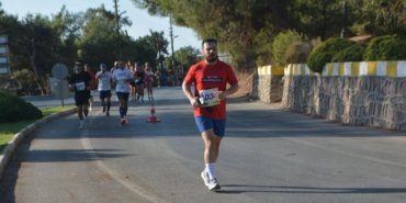 3.⁠ ⁠ULUSLARARASI AYVALIK YARI MARATONU TAMAMLANDI