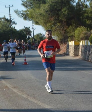 3.⁠ ⁠ULUSLARARASI AYVALIK YARI MARATONU TAMAMLANDI