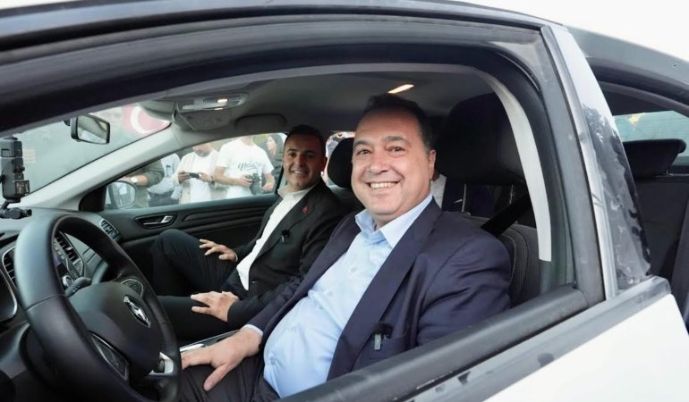 Gördes-Sındırgı yolu davul zurnayla açıldı