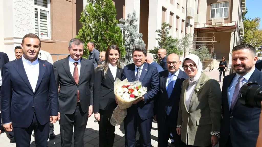 Adalet Bakanı Yılmaz Tunç Balıkesir’de: İlk Durak Valilik