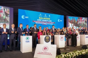 Bakan Kurum Sındırgı'da Deprem Konutlarının Temelini Attı