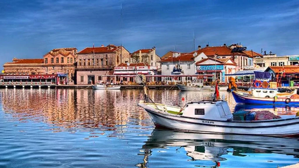 “Ayvalık’ta zaman yavaşlıyor, hayat güzelleşiyor”