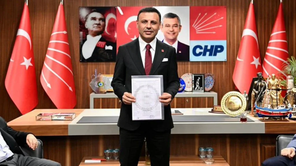 Özgür Çelik Mazbatasını Aldı: “Sokaklar Benim Makam Odamdır”