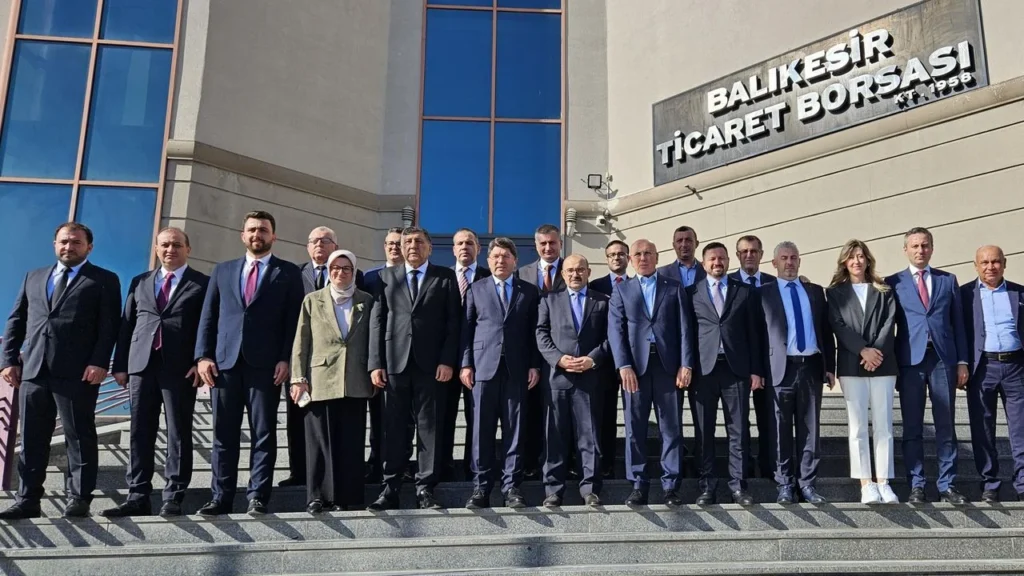 Balıkesir'de Türkiye Yüzyılı Buluşmaları: AK Parti Milletvekilleri Nabız Tuttu