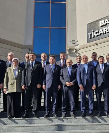 Balıkesir'de Türkiye Yüzyılı Buluşmaları: AK Parti Milletvekilleri Nabız Tuttu