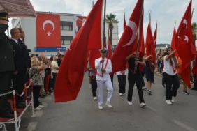 Ayvalık’ta 103. Kurtuluş Coşkusu Cumhuriyet Meydanı’nda Yaşandı