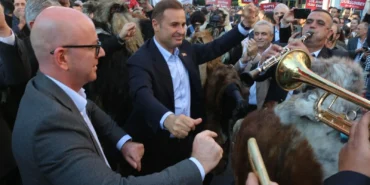 10.10 Dünya Balıkesirliler Günü Coşkusu: Cumhuriyet Meydanı Yeniden Hayat Buldu