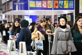 Balıkesir Kitap Fuarı’nı ilk iki günde 35 bin kişi ziyaret etti
