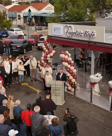 Ayvalık'ta bir ilk: Engelsiz Kafe hizmete girdi