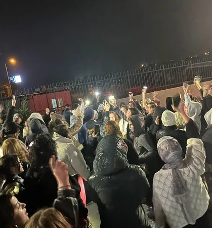 Balıkesir KYK Altıeylül Kız Öğrenci Yurdu'nda Sıcak Su Krizi! Öğrenciler Protestoda!