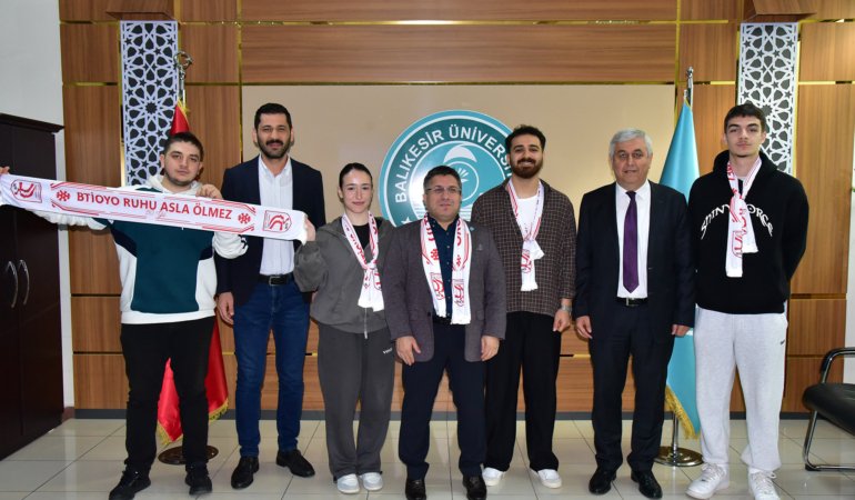 Turizm Fakültesinden Rektör Oğurlu’ya 50. Yıl Teşekkürü