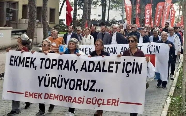EKMEK, TOPRAK ve ADALET İSTİYORUZ