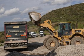 Büyükşehir ile yollar mevsim şartlarına hazırlanıyor