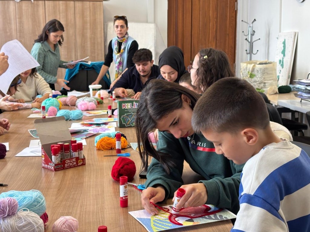 Büyükşehir özel gereksinimli bireyleri sanat çatısı altında buluşturuyor