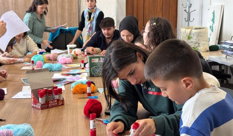 Büyükşehir özel gereksinimli bireyleri sanat çatısı altında buluşturuyor