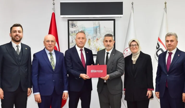 Balıkesir’e Dev Spor Yatırımları! Şehrin Spor Altyapısını Güçlendirecek Protokoller İmzalandı!