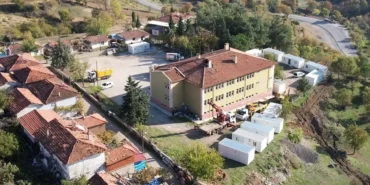 sindirgi_da_agir_hasarli_yapilarin_yikimi_sur_2_19224710_amp