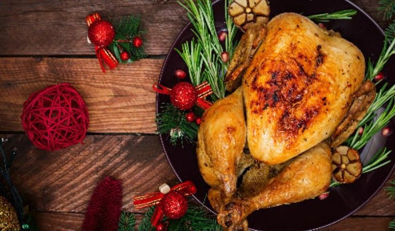 Fırında Sebzeli Bütün Tavuk