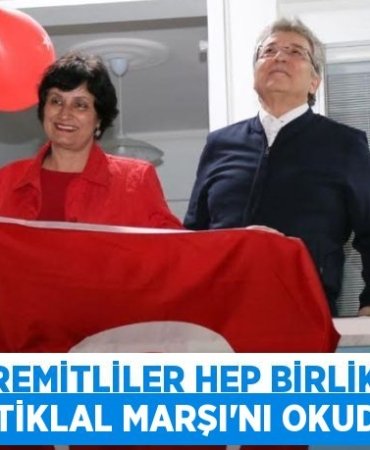 EDREMİTLİLER HEP BİRLİKTE İSTİKLAL MARŞI’NI OKUDU