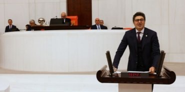 23696295752551527613