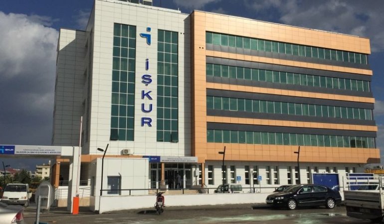 31799253302493222087