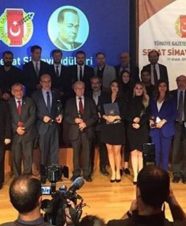 31843205772738220736