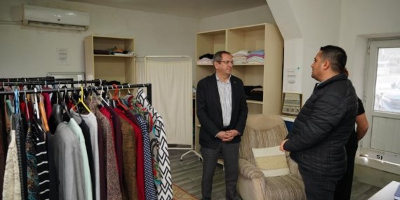 MADDİ DURUMU YETERSİZ VATANDAŞLARA ÜCRETSİZ SOSYAL MARKET DESTEĞİ (6)