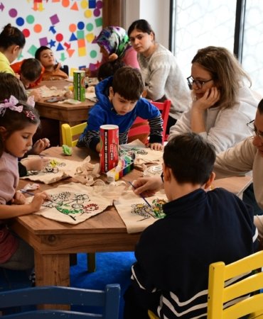 ahmet_akin_ogrencileri_unutmadi_yariyil_etkinlikleri_yuzleri_guldurdu_11