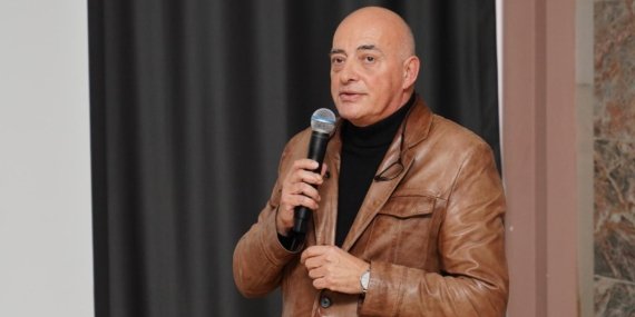 02 Ümit Özgültekin