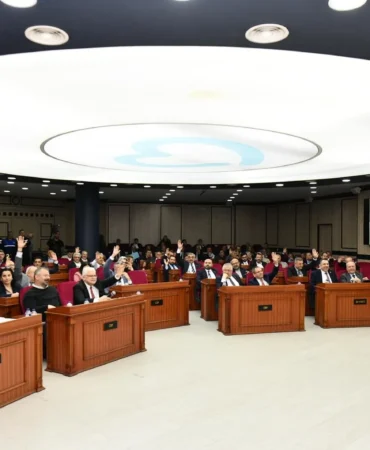 9888cf65-d5b8-431a-ba20-d7316d7a76aa