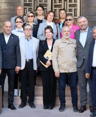 e2ae23ec-faff-4b35-87f4-41316db06d27