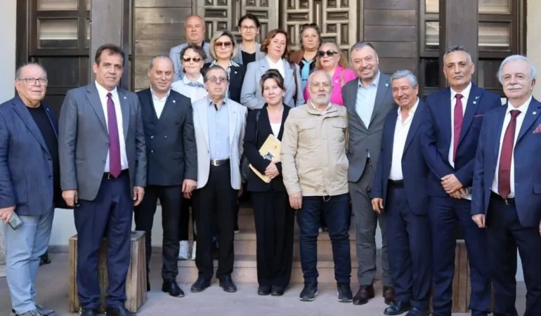 e2ae23ec-faff-4b35-87f4-41316db06d27